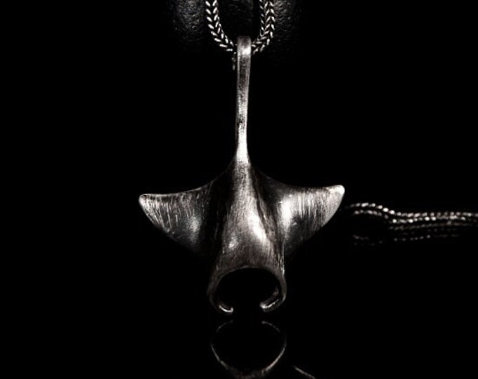 Silver Stingray Pendant, Handcrafted 925 Sterling Silver, Wildlife Themed Pendant, Ray Pendant, Silver Devil Ray Jewellery