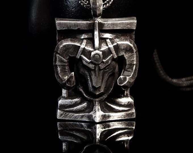Braum Shield Silver Necklaces , Braum Pendant, League of Legends Braum Shield, Braum Accessories Lol Gifts Braum Main League Accessories