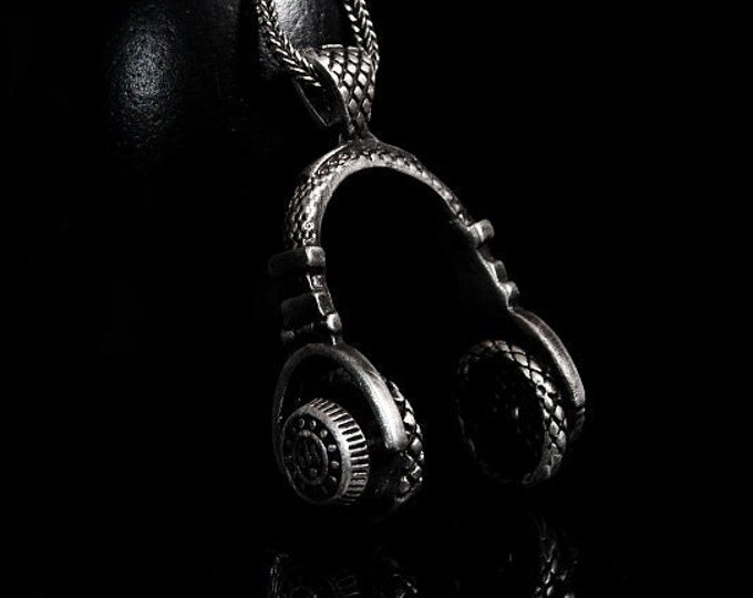 Headphones Music Necklace Pendant Handmade Silver For Music Lovers Unique Dj Accesories Necklace for Musicians Hip Hop Music Lover Gift