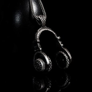 Headphones Music Necklace Pendant Handmade Silver For Music Lovers Unique Dj Accesories Necklace for Musicians Hip Hop Music Lover Gift