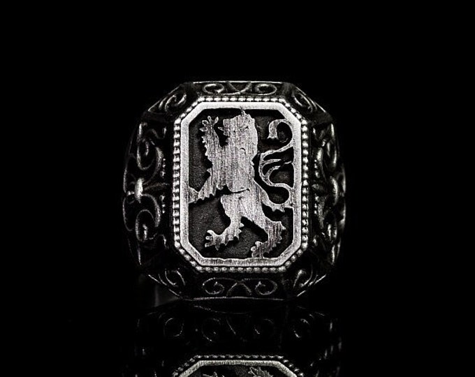 Royal Signet  Silver Ring 925 Sterling Silver Lion Ring Royal Banner Silver Ring Gift Ideas Lion Silver Ring Stamp Ring