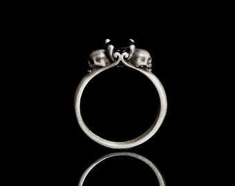 Solitaire Skull Ring, Engagement Skull Ring, Solitaire Ring, Engagement Ring, Spinel Solitaire Ring, Statement Ring, Black Stone Ring, Gift