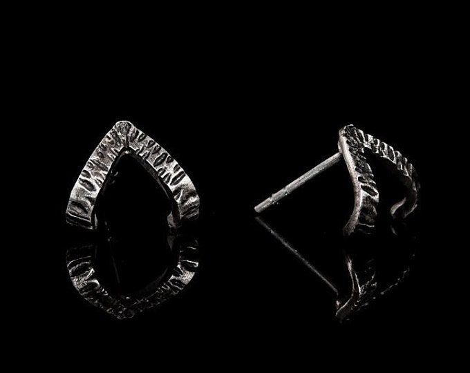 Handmade Silver Studs Ear Hugging Jewellery Men Studs Silver Handcrafted Earrings V Shaped Studs