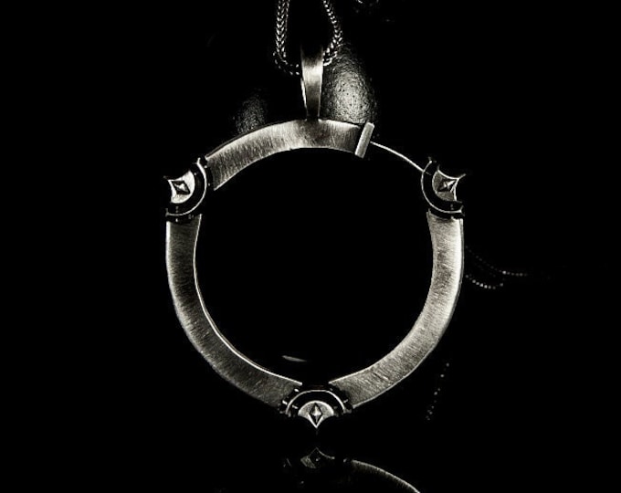 Silver Handmade Qiyanas Weapon Pendant League Qiyana Weapon Necklace League of Legends Gaming Inspired Gamers Gift Qiyana Assassin Pendant