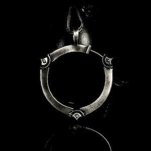 Pendentif arme Qiyanas fait main en argent Collier d'arme Qiyana de la ligue League of Legends Gaming inspiré cadeau pour les joueurs pendentif Qiyana Assassin