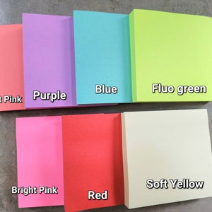 Peut inclure: Assortiment de notes adh&eacute;sives de diff&eacute;rentes couleurs dans des nuances de rose, violet, bleu, vert, rouge et jaune. Les notes sont &eacute;tiquet&eacute;es avec les noms des couleurs&nbsp;: Rose p&acirc;le, Violet, Bleu, Vert fluo, Rose vif, Rouge et Jaune p&acirc;le.