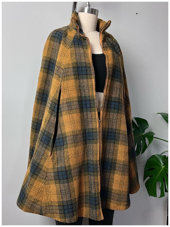 Vintage 60s Wool Plaid Cape/1960's Country Place … - image 9