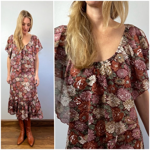 Vintage 70s Floral Ruffled Midi Dress/1970's Moody Floral Dress with Ruffles/Flowy Hippie Boho Dress with Flowers/Size XS S
