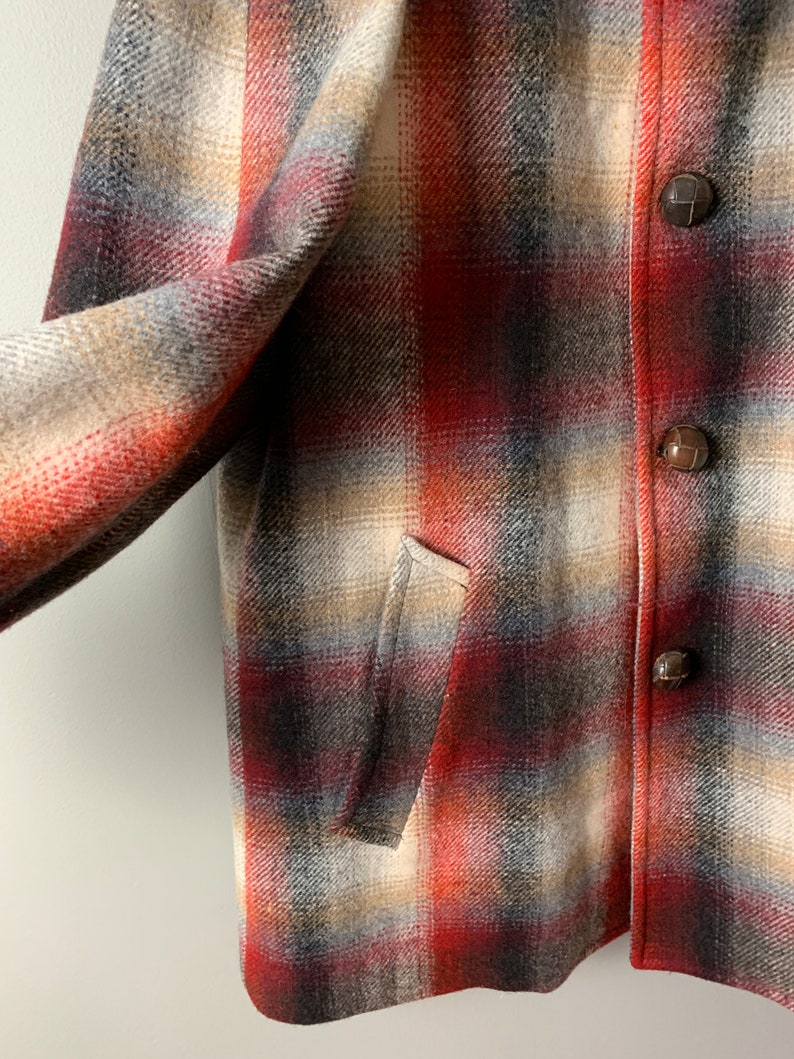 Large 70s Pendleton plaid coat1970s red made in the USA mens size 42 brown and gray wool plaid jacket with faux fur collar