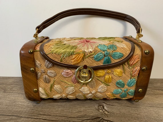 vintage 60s floral straw and wood bag//cabana wove