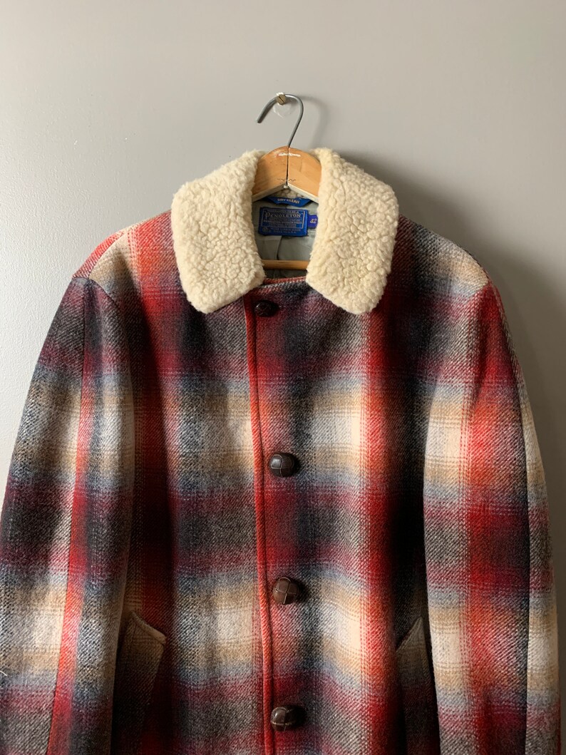 Large 70s Pendleton plaid coat1970s red made in the USA mens size 42 brown and gray wool plaid jacket with faux fur collar
