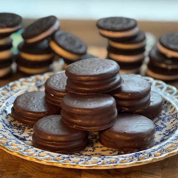 Marshmallow Stuffed Oreo Cookie Sandwiches Dipped in Chocolate