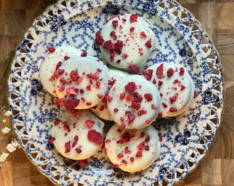 Berry Marshmallow Stuffed Oreo Cookie Sandwiches Dipped in White Chocolate (Gluten-Free)