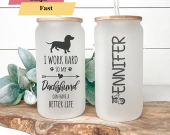 Personalized Dachshund Glass Tumbler: Dog Mom Gift with Bamboo Lid