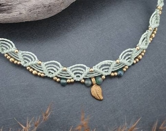 Makramee Choker boho // zierliche Halskette mit Halbedelsteinperlen Messing // personalisierbar