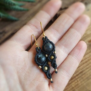 Dainty macrame earrings with semiprecious stone pearl // Brass boho earrings ORIENTAL DREAM customizable