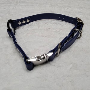 Ready to Ship: 3/4&quot; Wide E-Collar Strap with Quick Release and Bungee, Navy Blue