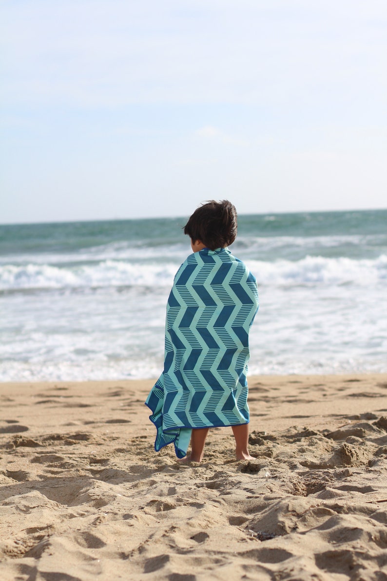 Microfiber Beach Towel Antibacterial Lightweight Travel Towel Fast