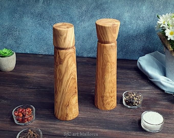 Handmade Olive Wood Salt and Pepper Grinder Set