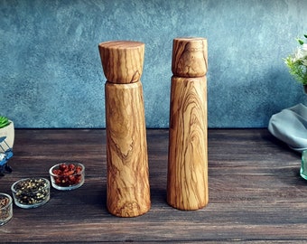 Hölzerne Salz- und Pfeffermühle aus Keramik, Handgefertigte Hölzerne Pfeffermühle Vintage, Handgemachtes Mahlen für Paprika und Salze