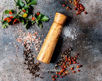 Salt and pepper grinder, Pepper Mills, Olive Wood Pepper Shakers, Salt Mill and Pepper Shakers, Vintage Pepper Shaker