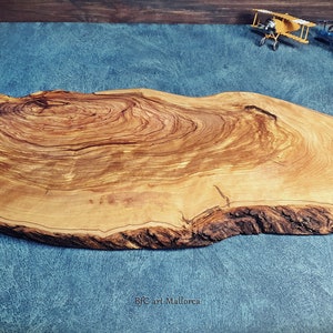 Rustic Cutting Board Large Kitchen of Olive Wood With the Natural Edges and Bark of the Trunk and is Reversible, Board for bbq Meals Snacks zdjęcie 10