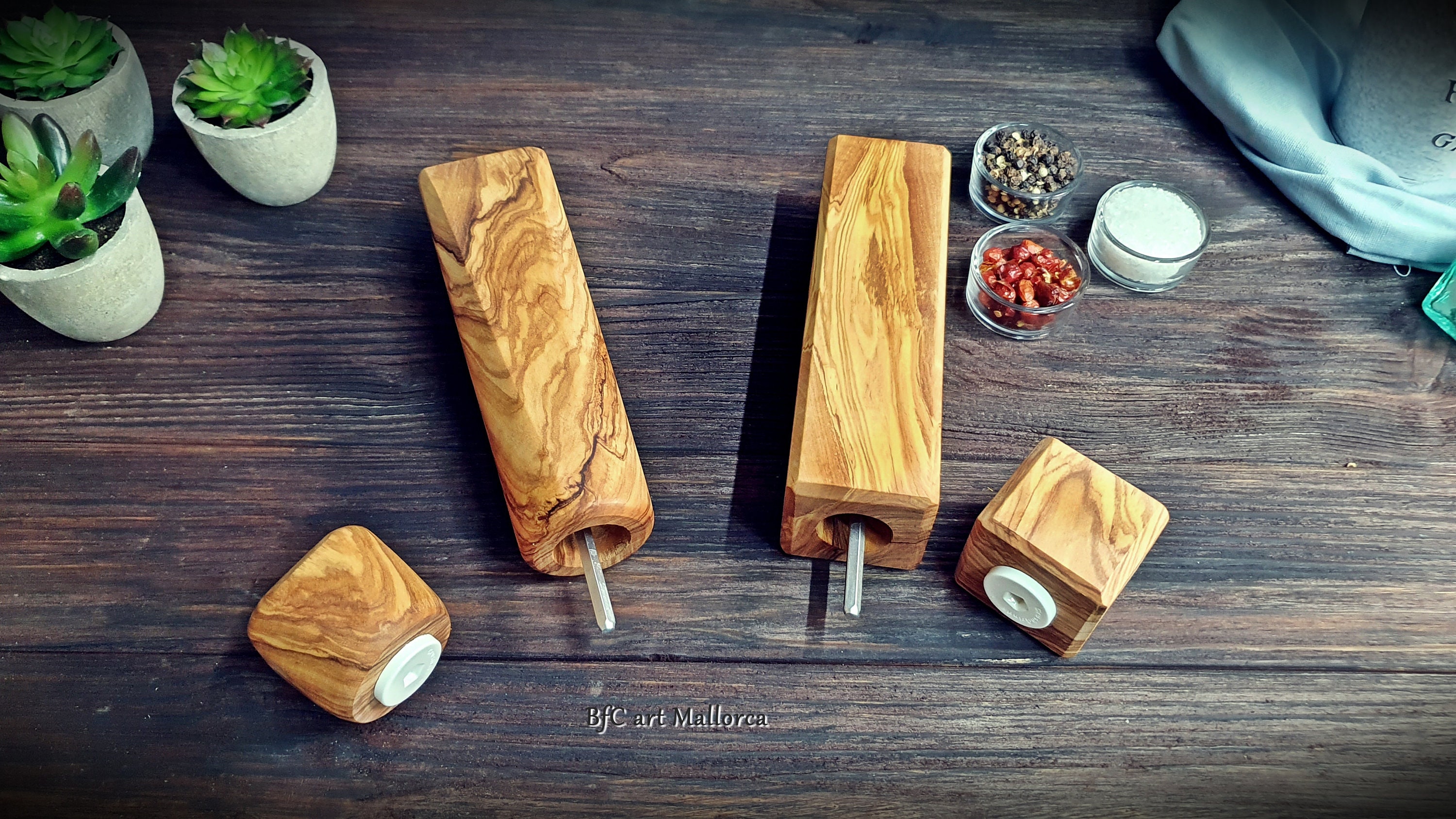 Antique Style Pepper Mill and Salt Mill Set in Olive Wood - Sokolowski  Studios