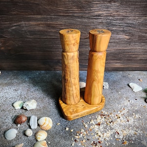 Handcrafted Olive Wood Pepper Mill Set with Tray, Traditional Spice Mill for Kitchen, Handmade Spice Mill Tray Set for Gourmet Cooking