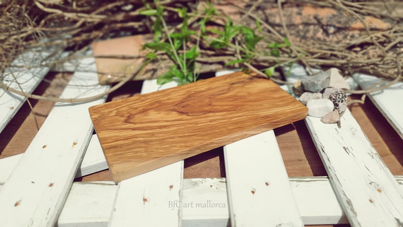 Madera De Olivo Tabla De Cortar De Tunecina - Hecha A Mano, 35-38 Cm, Ideal Para Servir Y Cortar Tabla Cortar