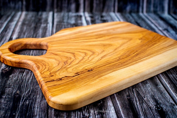 Cutting Board With Handle Customizable in Olive Wood, Chopping Boards Olive  Wood, Meat and Cheese Tray, Bread Cutter Board 