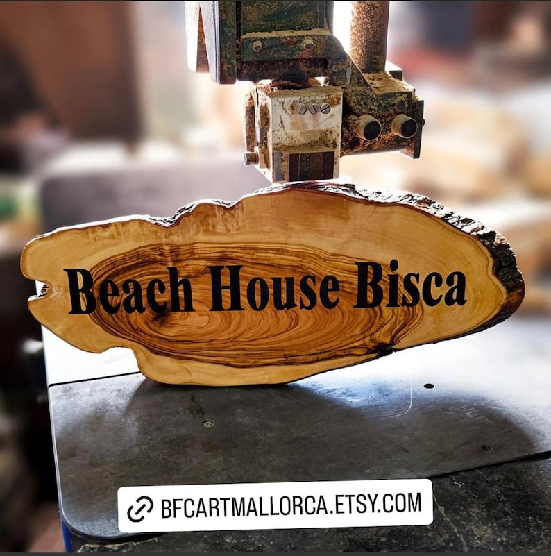 Letrero personalizado de madera de olivo para casa, placa personalizada con nombre de finca, letrero rústico para villa. imagen 12