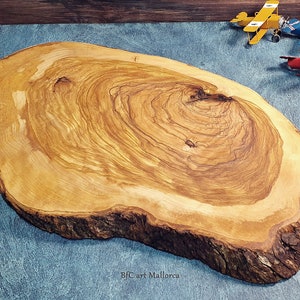 Rustic Cutting Board Large Kitchen of Olive Wood With the Natural Edges and Bark of the Trunk and is Reversible, Board for bbq Meals Snacks zdjęcie 5