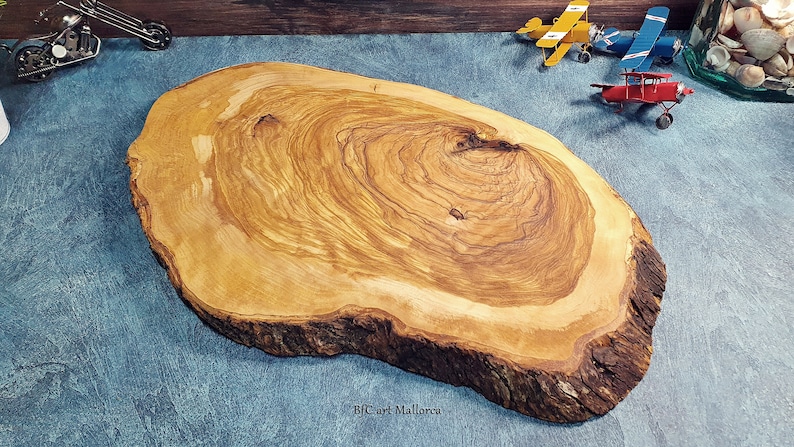 Rustic Cutting Board Large Kitchen of Olive Wood With the Natural Edges and Bark of the Trunk and is Reversible, Board for bbq Meals Snacks zdjęcie 5