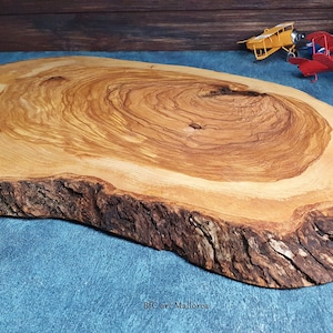 Rustic Cutting Board Large Kitchen of Olive Wood With the Natural Edges and Bark of the Trunk and is Reversible, Board for bbq Meals Snacks zdjęcie 8