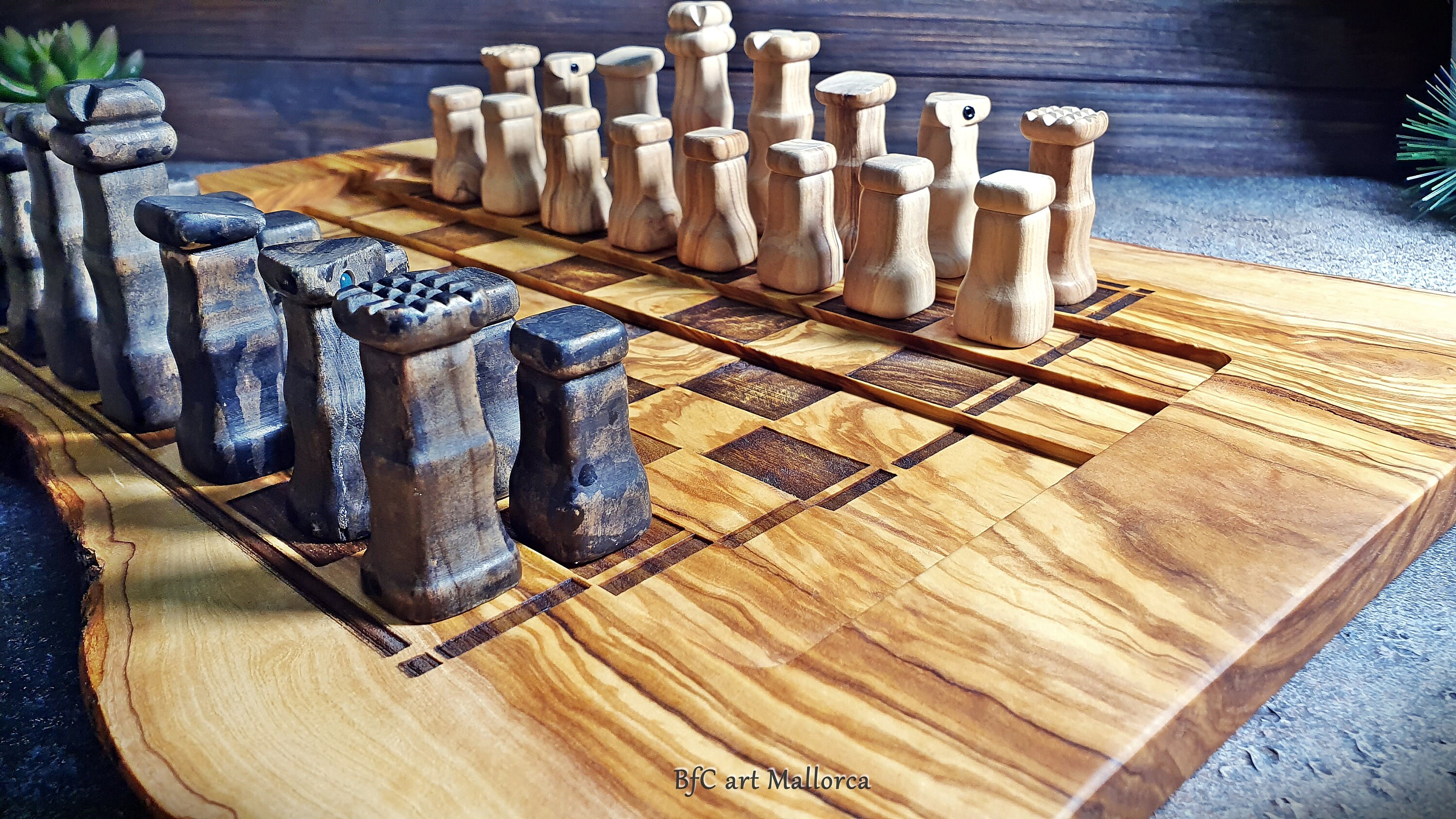 Rustic Olive Wood Chess SOlive Wood Chess Set- Rustic Wooden Chess Board at  BeldiNestet