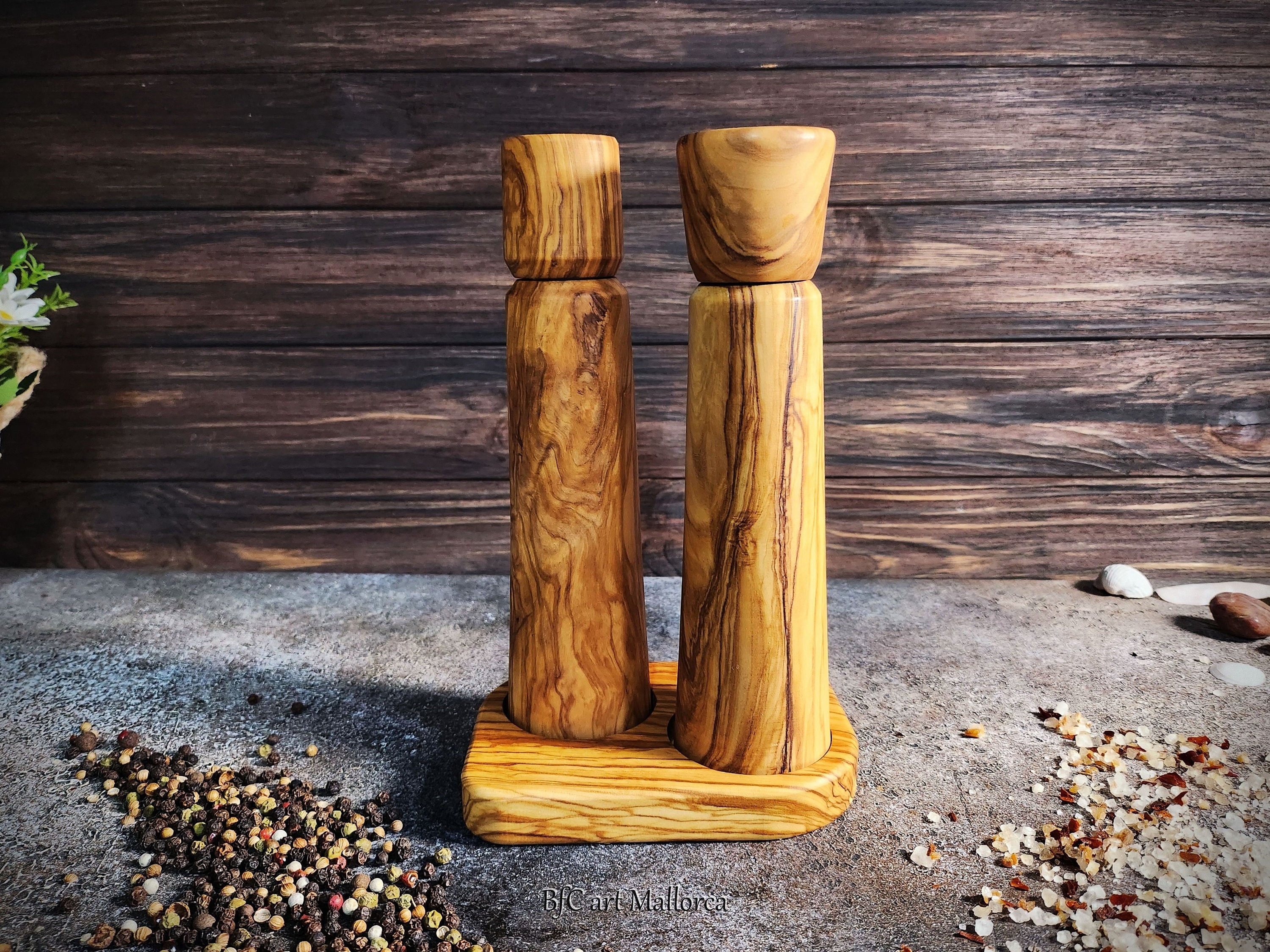 Creative Acacia Wood Pepper Mill Grinder With Acrylic Body For