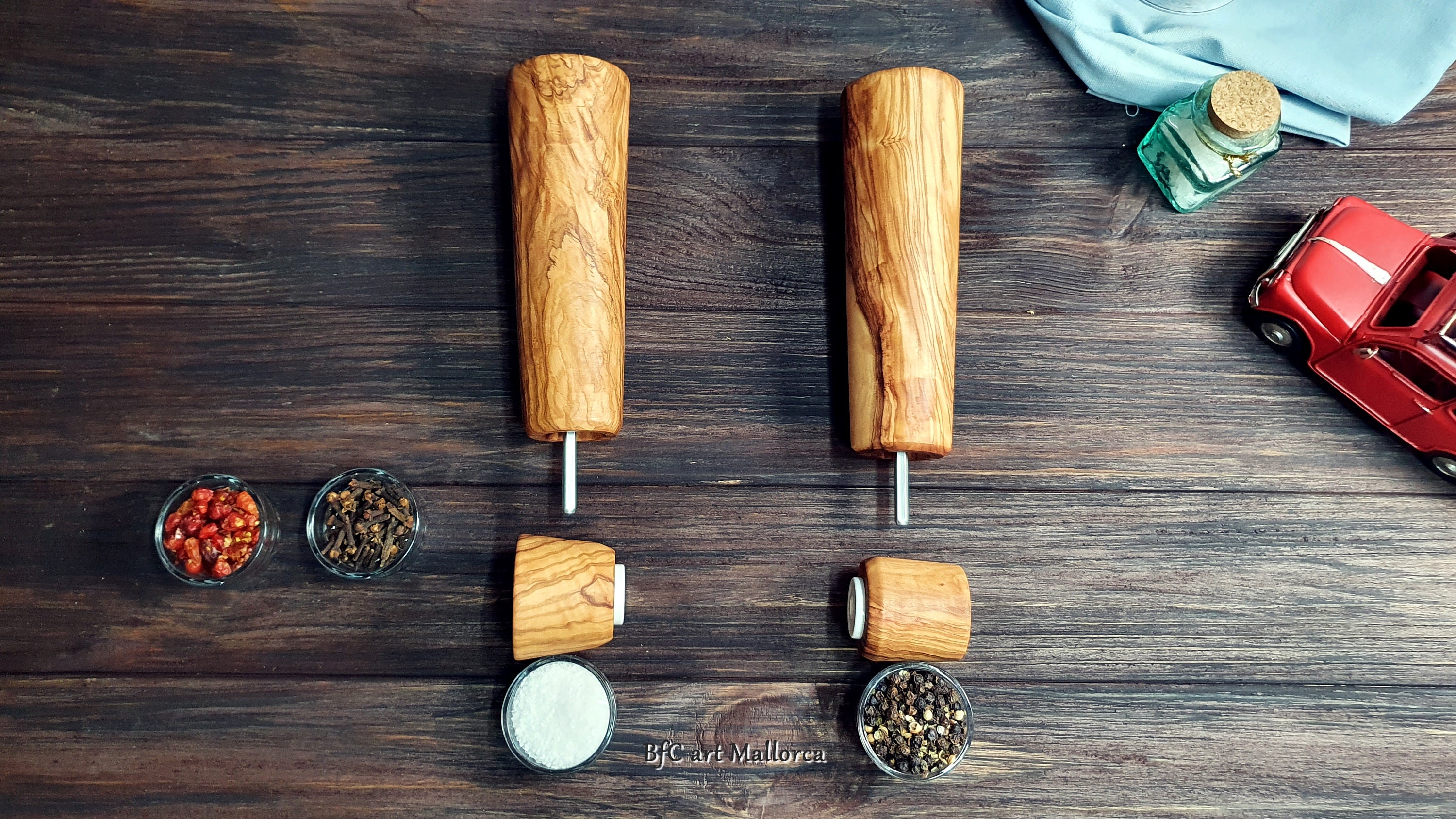 download wooden salt and pepper grinders download wooden salt and pepper grinders