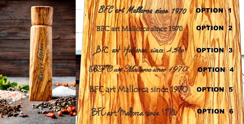 Pu&ograve; includere: Un macinapepe in legno con la scritta "Maria's Kitchen" incisa sul lato. Il macinapepe &egrave; accanto a un tagliere in legno con opzioni di testo. Il tagliere ha la scritta "BFC art Mallorca since 1970" e "OPTION" con numeri.