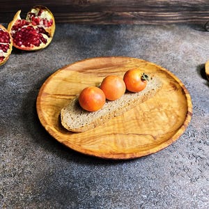 Rustic Olive Wood Plate, Custom Engraved Serving Dish, Handcrafted Olive wood Tableware & Unique Gift