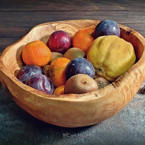 Bowl centerpiece  Rustic handmade olive wood with live edges and irregular shapes, Wooden fruit bowls and decorative bowls for display