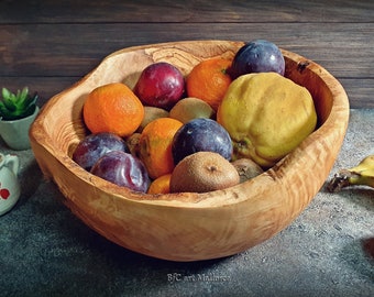 Bowl centerpiece  Rustic handmade olive wood with live edges and irregular shapes, Wooden fruit bowls and decorative bowls for display