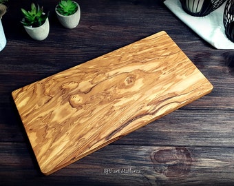 Tablas de cortar de madera de olivo para preparar comidas o servir aperitivos y bandejas de queso, regalo de cocina personalizado