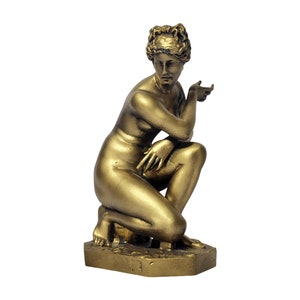 Crouching Venus Beautiful Goddess Bronzed color statue 18cm Greco-Roman Mythology