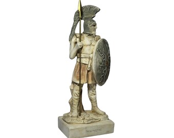 槍と盾を持った古代ギリシャの戦士像（緑青石膏彫刻） - Etsy 日本