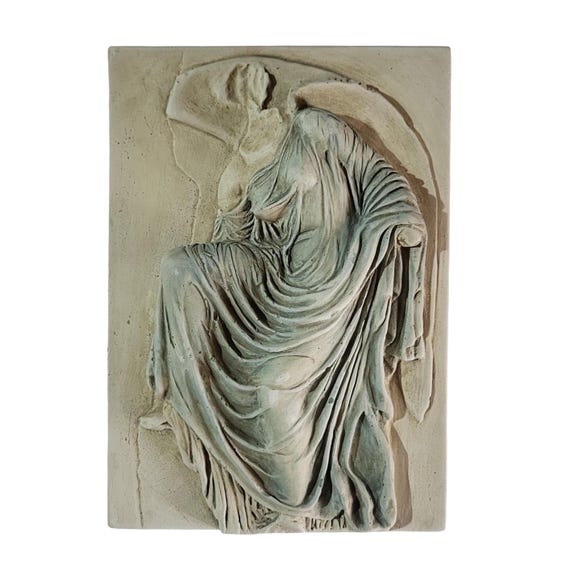 サンダルを履いたナイキの壁のレリーフ、古代ギリシャの女神、手作りの