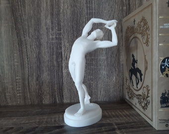 Discobolus Sculpture Ancient Greek Statue made of alabaster