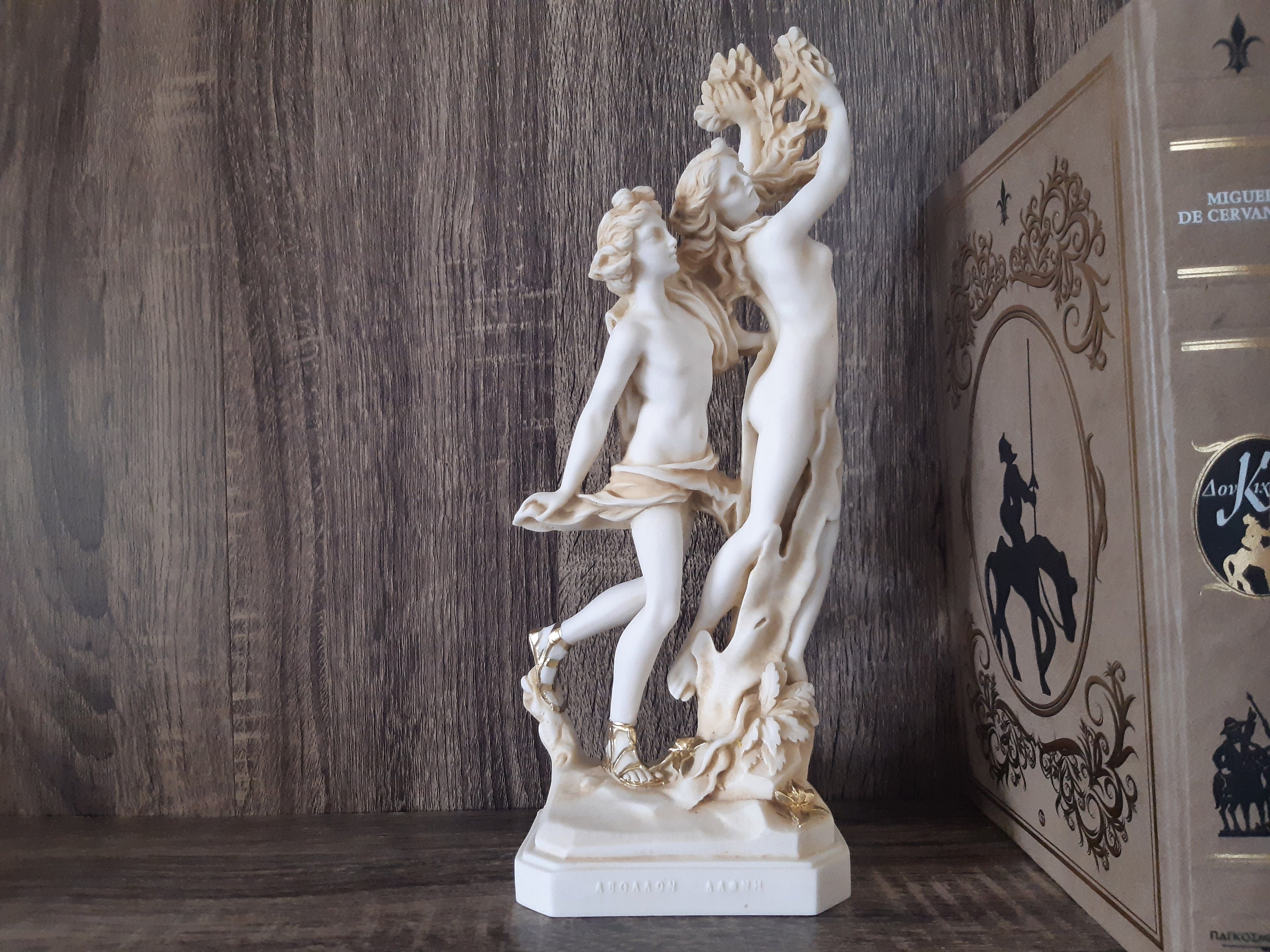 apollo and daphne bernini sculpture