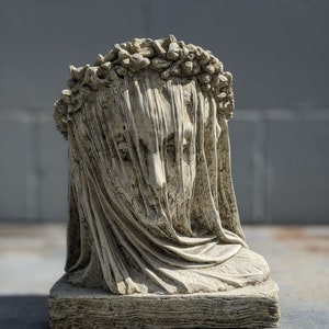 Veiled Lady Planter