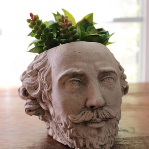 Shakespeare Pot Head