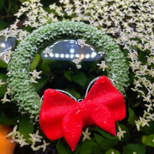 Christmas Wreath Fish Feeder, Festive Feeding Solution for the Holidays, Fish Feeding Floater, Aquarium Fish Tank Decor, Made in Canada.